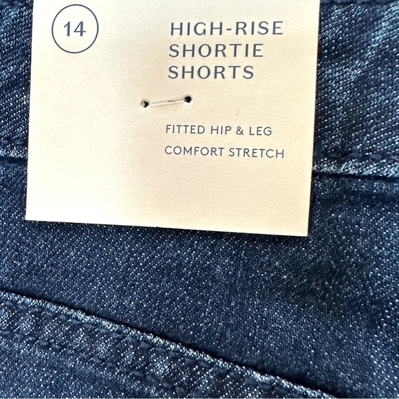 NWT High-Rise Dark Blue Faded Denim Shorts Size 14 - Picture 6 of 11